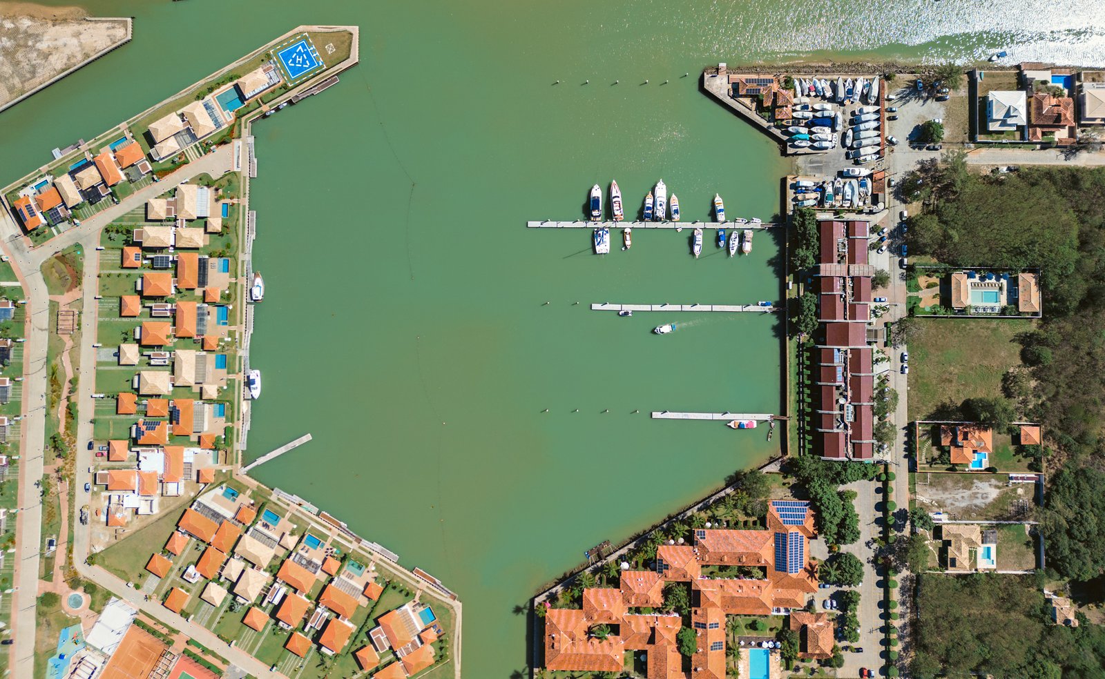 Toriba Nordeste — Marina e relação com a ilha — v2 Marina e relação com a ilha — Toriba Nordeste, paisagismo pontual ilustrativo