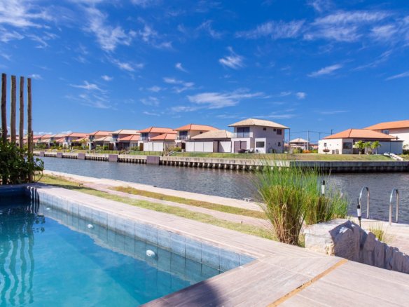 Toriba Norte — Condomínio B, casa 10: piscina e casas da outra margem